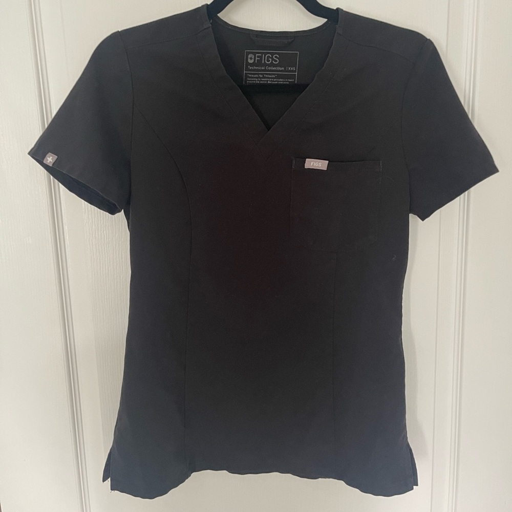 Catarina one pocket scrub top